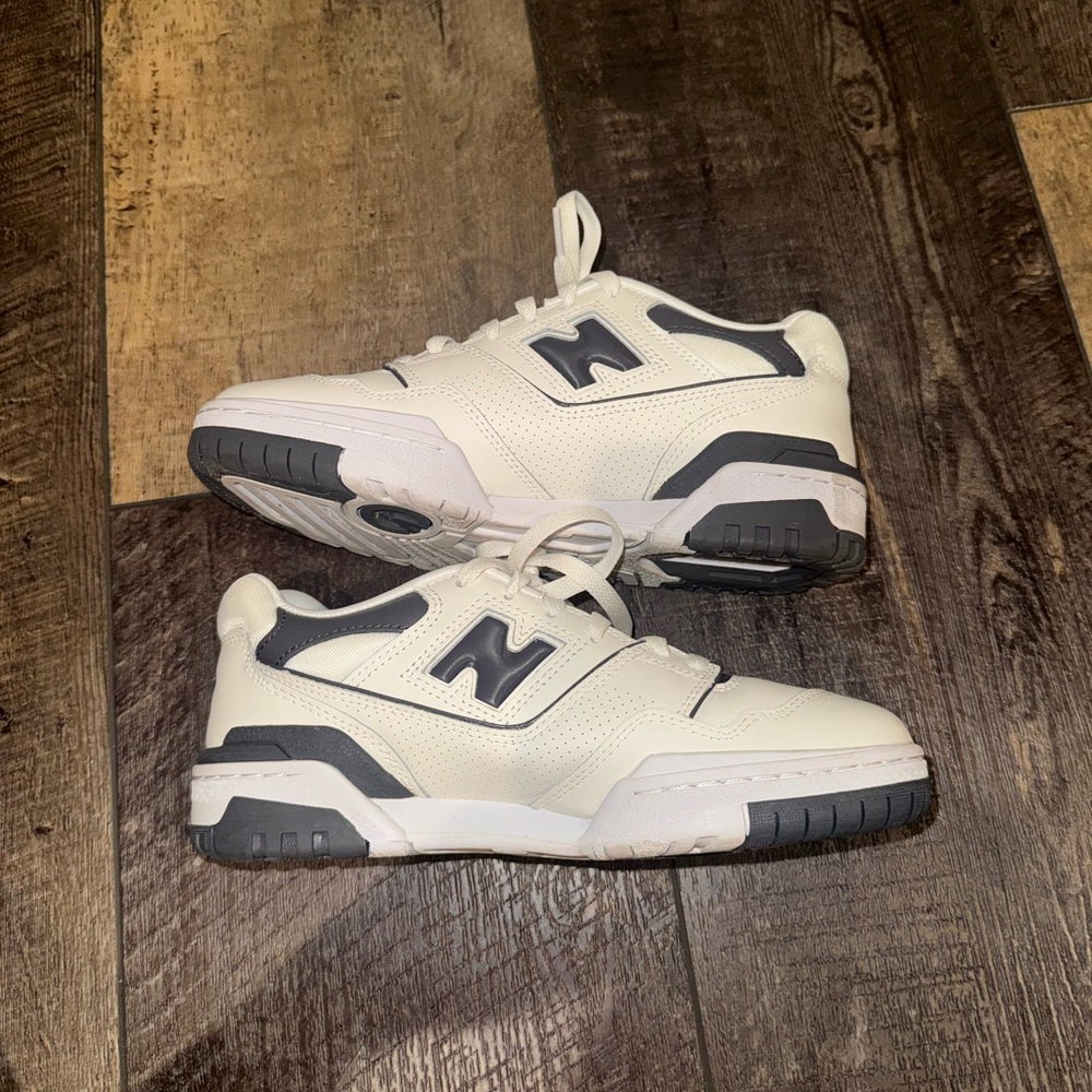 New Balance 550 - Picture 2 of 6